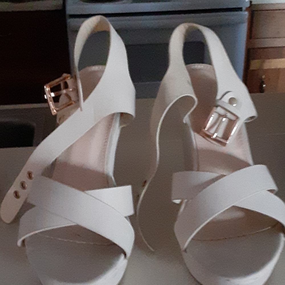 Wedge shoes
